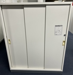 共栄　3枚引き戸書庫