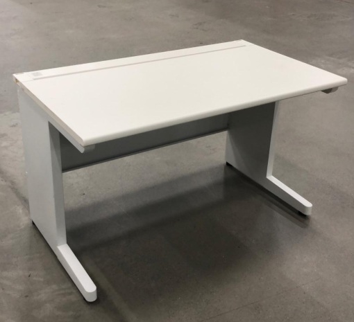 ナイキ　平デスク