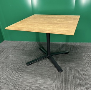 イトーキ　角テーブル