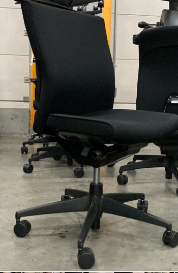 コクヨ　オフィスチェア　プント