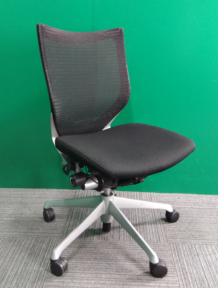 オカムラ事務チェア（バロン）肘無しローバック
