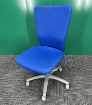 オカムラ　事務チェア　カロッツァ肘無し