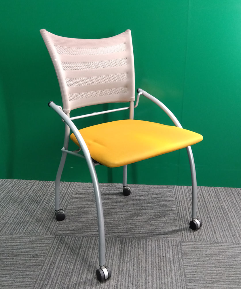 イトーキミーティングチェア（KFシリーズ）オレンジ