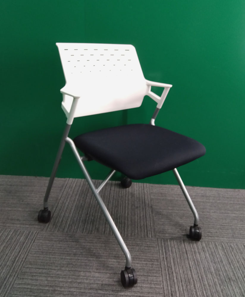 コクヨミーティングチェア（ピエガ）