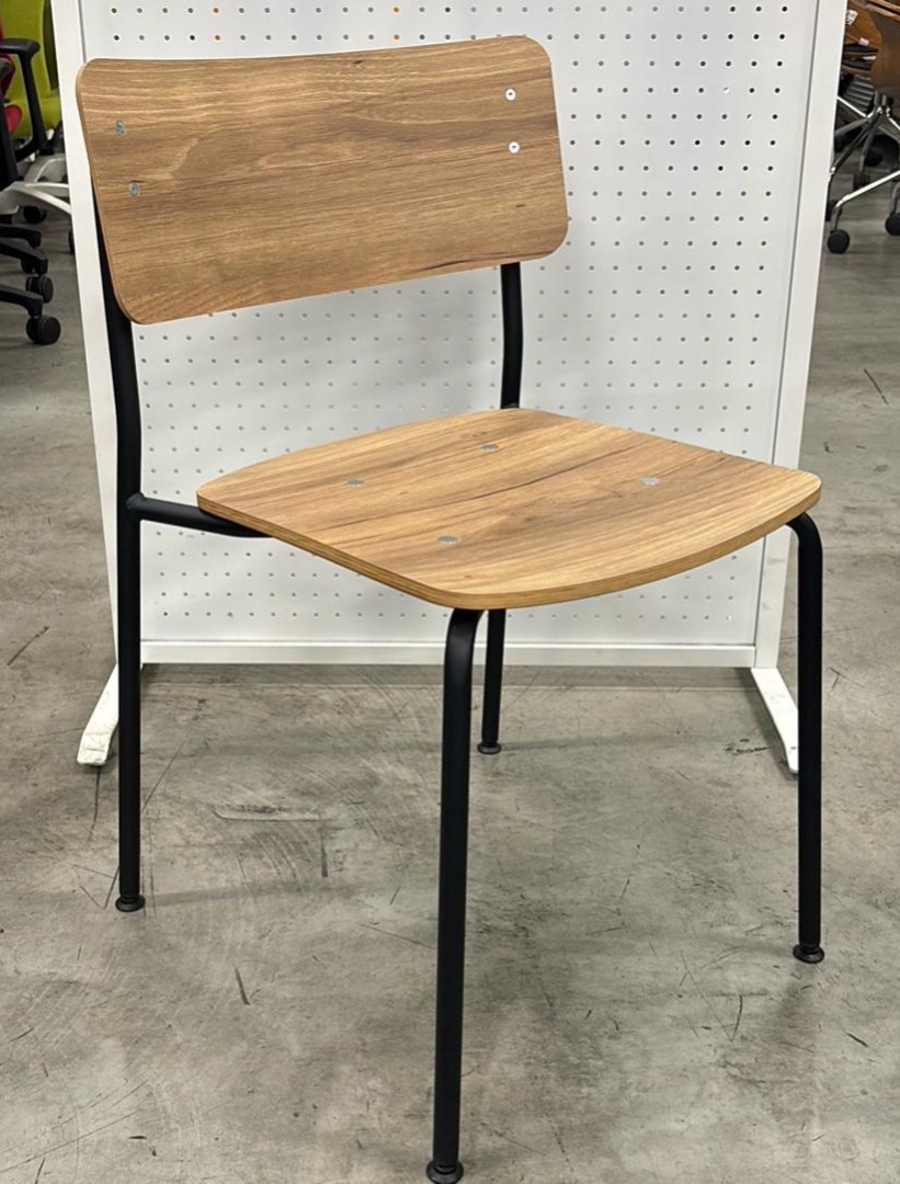 コクヨスタッキングチェア（プロッカ）