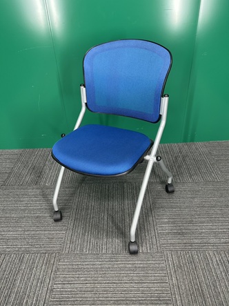 ミーティングチェア　ブルー　背メッシュ