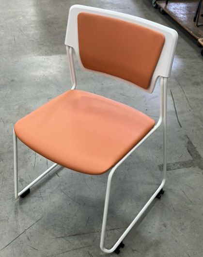 イトーキ スタッキングチェア エレック