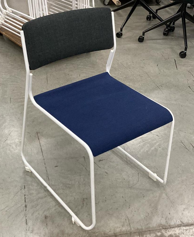 ミーティングチェア（黒、青ツートン）