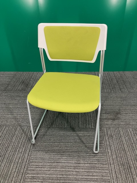 イトーキ スタッキングチェア