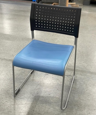 アイリスオーヤマ　スタッキングチェア