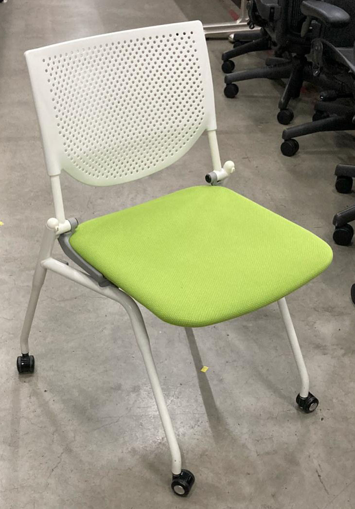 オカムラミーティングチェア（プロスタック　グリーン）