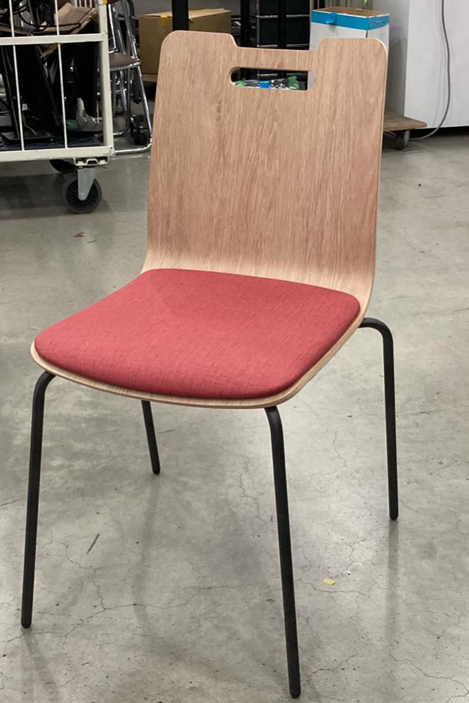 パブリックミーティングチェア（ピンク）