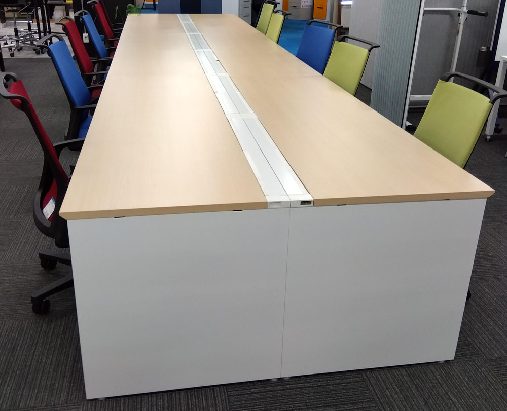 ウチダフリーアドレスデスク（W2400）