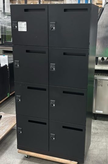 オカムラ 8人用パーソナルロッカー