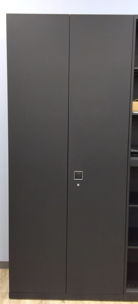 オカムラワードローブ