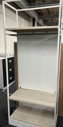 オカムラ　ワードローブ　ライブス