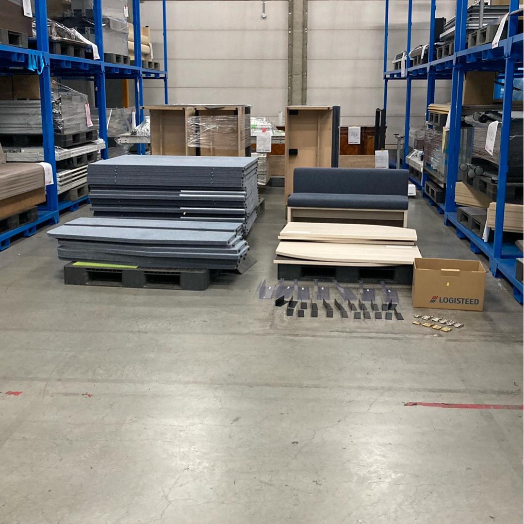 オカムラ集中ワークブース（ブレスタ）