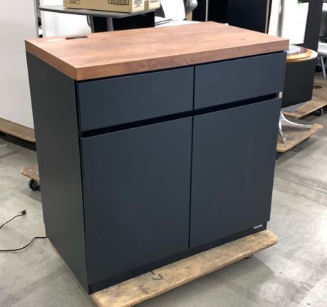 オカムラ キッチンキャビネット