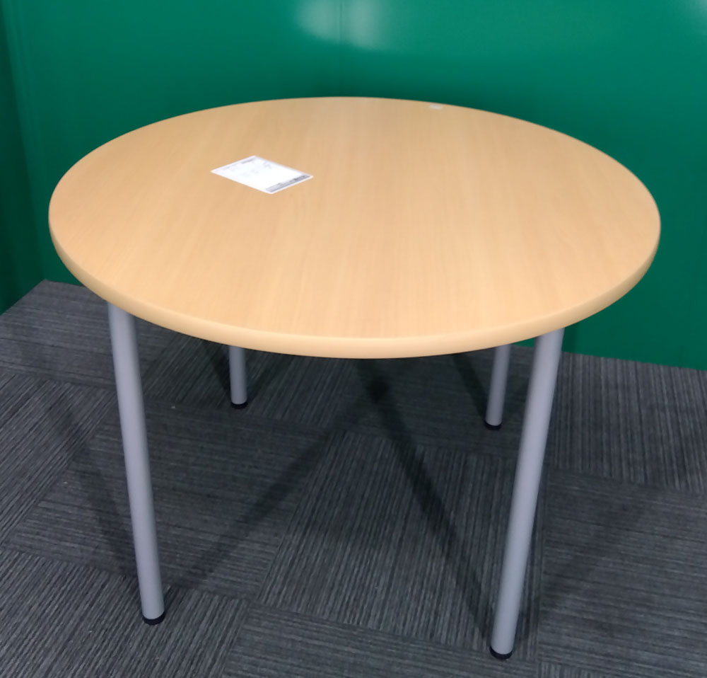 丸テーブル（木目）