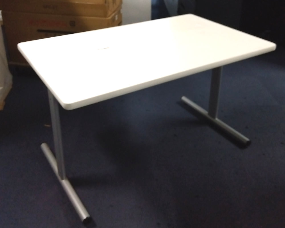 トヨスチールミーティングテーブル（W1200）