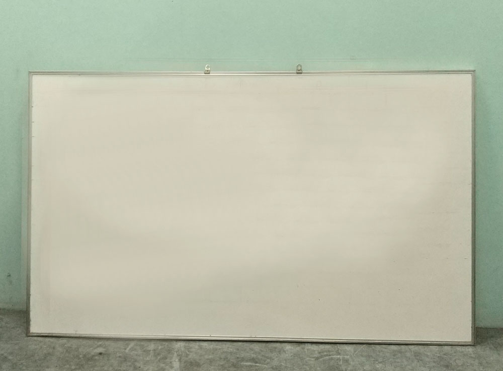 壁掛けホワイトボード　（W1500無地） 1